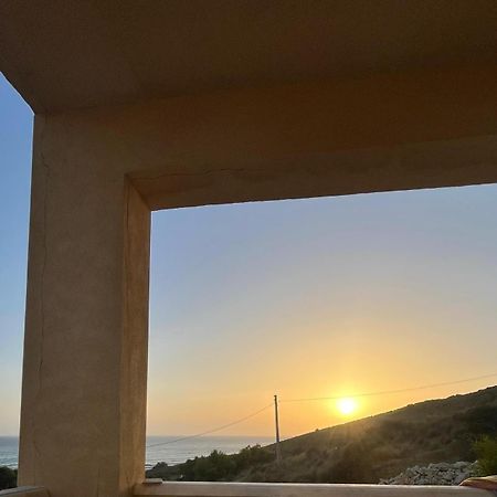 Al Faro Bed & Breakfast Realmonte Exterior photo