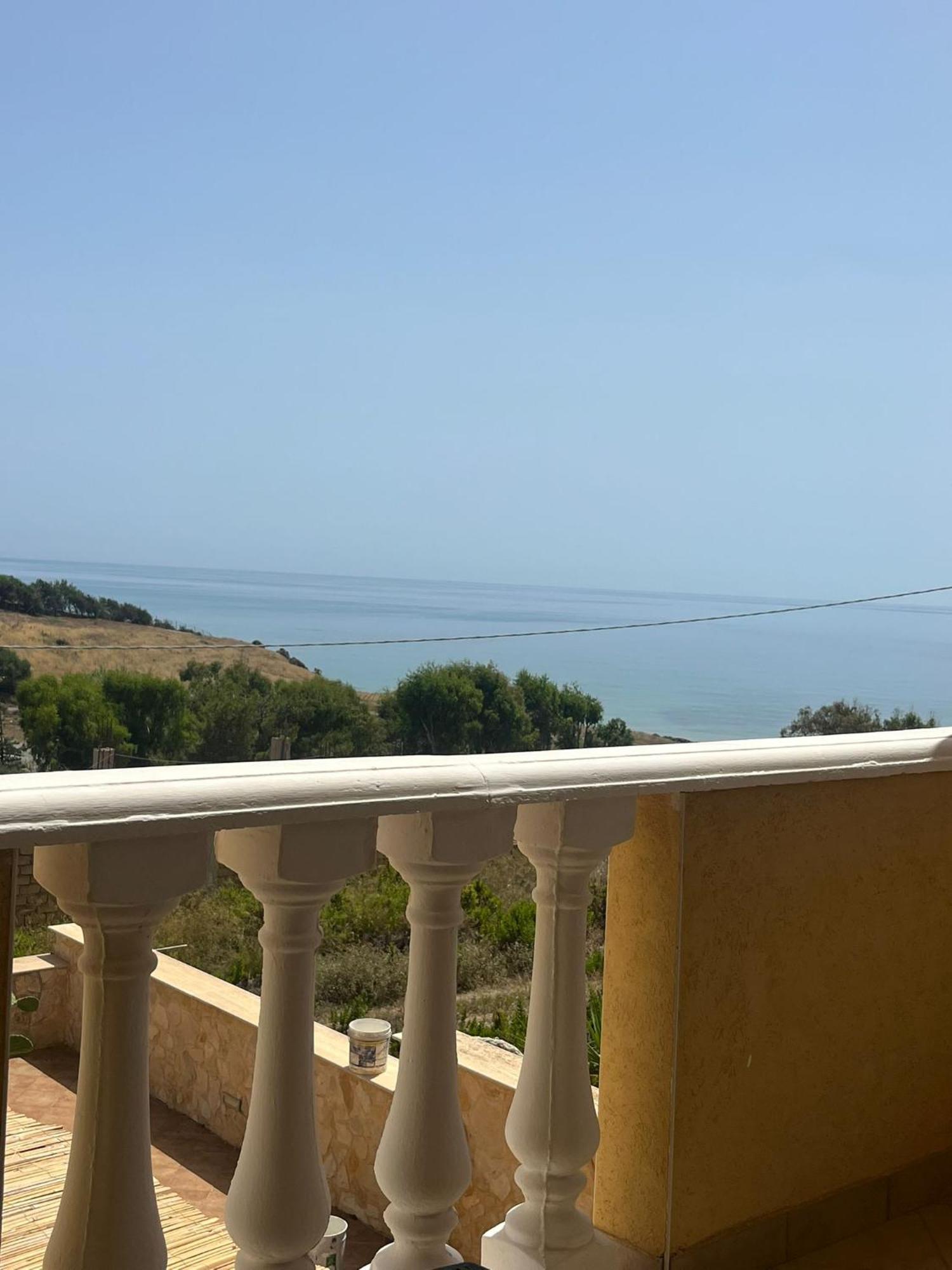 Al Faro Bed & Breakfast Realmonte Exterior photo